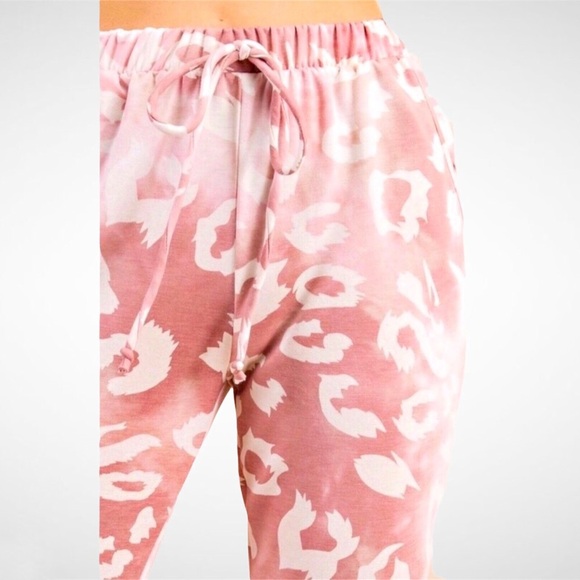 143 Story Pink Leopard Lounge Set | Fleece Lined Hoodie & Joggers - Picture 12 of 15